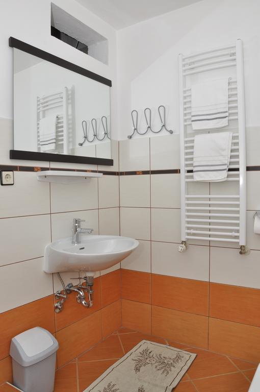 Apartments Crobeg Ραμπ Δωμάτιο φωτογραφία